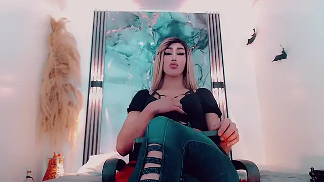 Snapshot of hilary_rodriguez chatting on 10/03/25, 07:33 hilary rodriguez online show from 10/03/25, 07:33