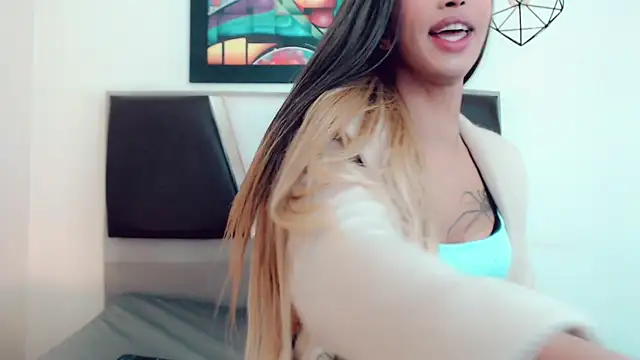 Snapshot of hilary_rodriguez chatting on 03/05/26, 07:10 hilary rodriguez online show from 03/05/26, 07:10