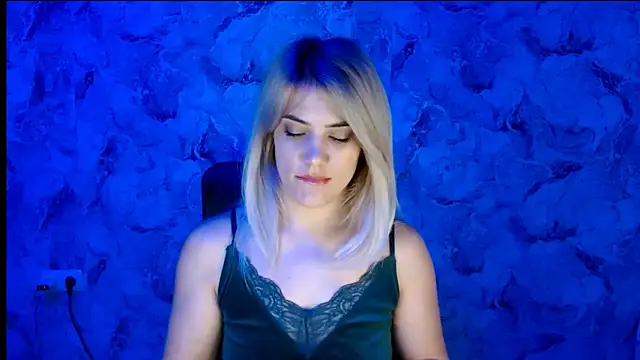 nika gold1 online show from 11/13/25, 05:23