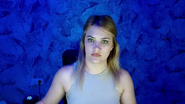 Snapshot of nika_gold1 chatting on 05/21/26, 12:01 nika gold1 online show from 05/21/26, 12:01