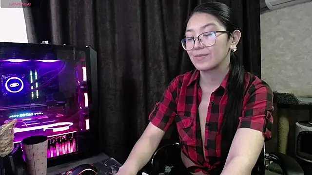 Snapshot of Brightssmiles chatting on 02/04/25, 07:29 Brightssmiles online show from 02/04/25, 07:29