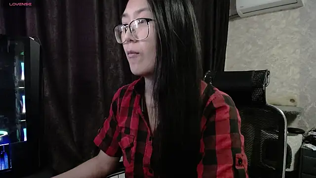 Snapshot of Brightssmiles chatting on 02/11/25, 06:51 Brightssmiles online show from 02/11/25, 06:51