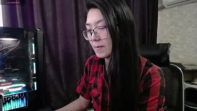 Snapshot of Brightssmiles chatting on 02/11/25, 09:53 Brightssmiles online show from 02/11/25, 09:53