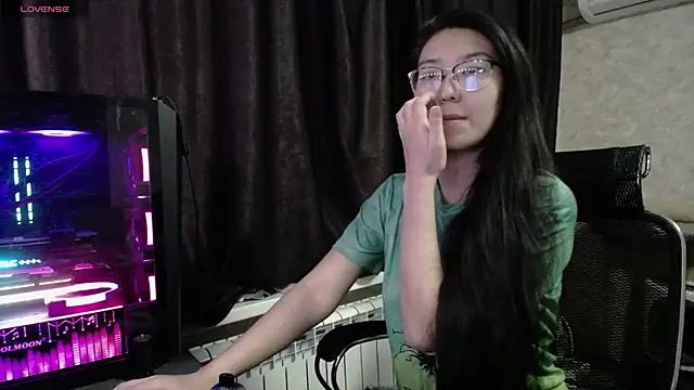 Snapshot of Brightssmiles chatting on 02/13/25, 06:52 Brightssmiles online show from 02/13/25, 06:52