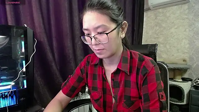 Snapshot of Brightssmiles chatting on 02/24/25, 07:11 Brightssmiles online show from 02/24/25, 07:11