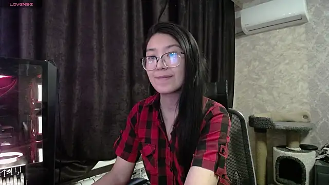 Snapshot of Brightssmiles chatting on 02/28/25, 05:59 Brightssmiles online show from 02/28/25, 05:59