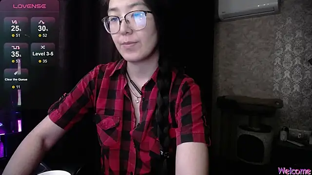 Snapshot of Brightssmiles chatting on 09/16/25, 07:20 Brightssmiles online show from 09/16/25, 07:20