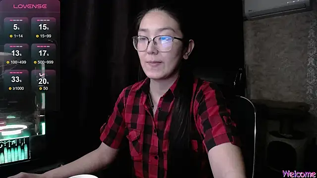 Snapshot of Brightssmiles chatting on 10/20/25, 06:25 Brightssmiles online show from 10/20/25, 06:25