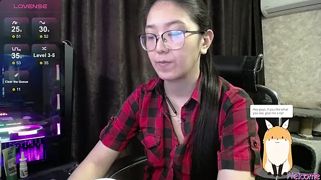 Snapshot of Brightssmiles chatting on 10/22/25, 06:46 Brightssmiles online show from 10/22/25, 06:46