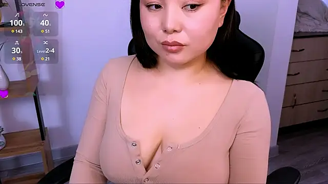 Snapshot of HinaJeen chatting on 03/16/25, 05:14 HinaJeen online show from 03/16/25, 05:14