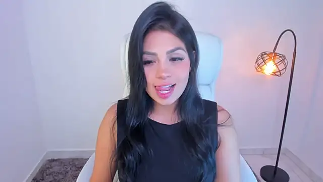 dominique21  online show from 01/27/25, 04:30