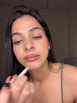 Snapshot of violetta-brown1 chatting on 11/09/25, 03:38 violetta-brown1 online show from 11/09/25, 03:38