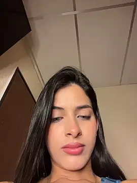 Snapshot of violetta-brown1 chatting on 04/23/26, 02:35 violetta-brown1 online show from 04/23/26, 02:35