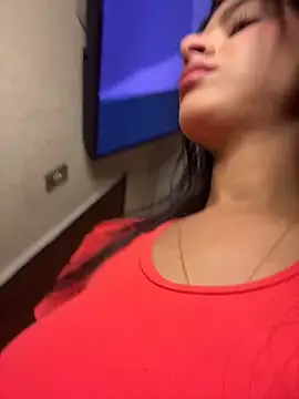 Snapshot of violetta-brown1 chatting on 04/24/26, 02:14 violetta-brown1 online show from 04/24/26, 02:14