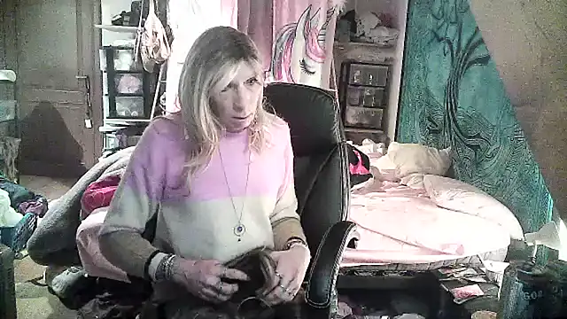 Ombeline1 online show from 01/25/25, 06:34