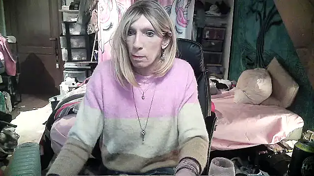 Ombeline1 online show from 02/02/25, 04:22