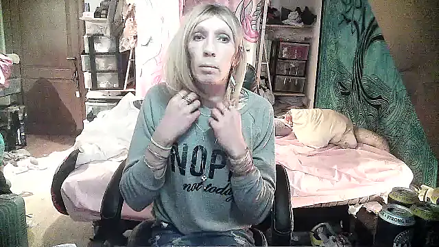 Ombeline1 online show from 02/04/25, 07:00