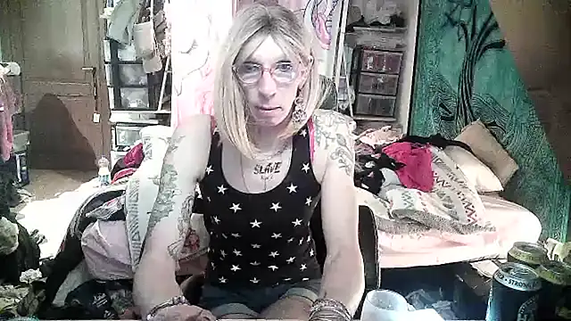 Ombeline1 online show from 02/07/25, 11:01