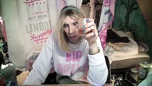 Ombeline1 online show from 02/11/25, 03:18