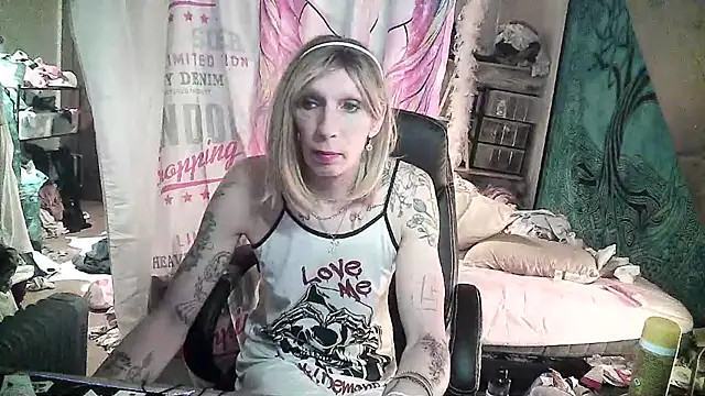 Ombeline1 online show from 02/17/25, 05:53