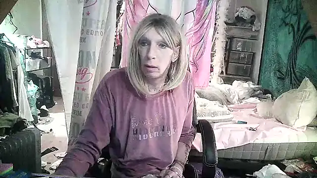 Ombeline1 online show from 02/18/25, 04:15