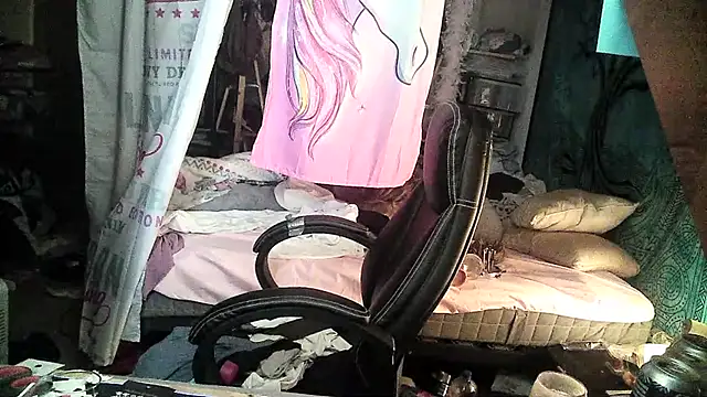 Ombeline1 online show from 02/25/25, 11:08