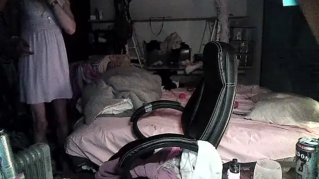 Ombeline1 online show from 03/08/25, 10:02