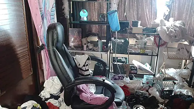 Ombeline1 online show from 09/26/25, 12:42