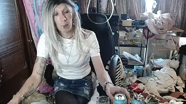 Ombeline1 online show from 10/09/25, 09:18