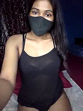 Snapshot of Triha_18 chatting on 03/19/26, 02:43 Triha 18 online show from 03/19/26, 02:43