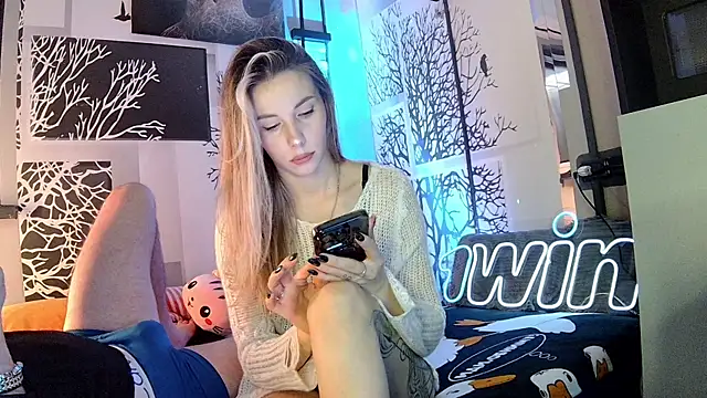 niki7377 online show from 12/17/24, 06:45