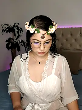 Lia Hurley online show from 02/05/25, 03:09