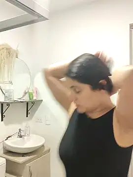 Lia Hurley online show from 02/28/25, 01:03