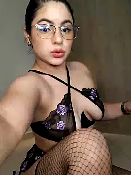 Snapshot of Lia_Hurley chatting on 03/13/26, 04:46 Lia Hurley online show from 03/13/26, 04:46