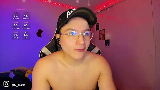 AustinSummerr online show from 12/31/24, 04:04