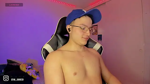 AustinSummerr online show from 01/08/25, 04:22