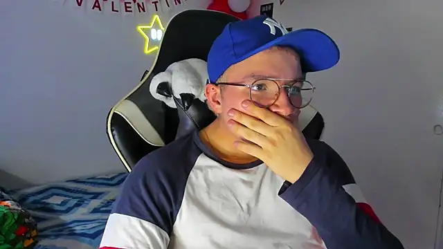 AustinSummerr online show from 02/10/25, 06:56