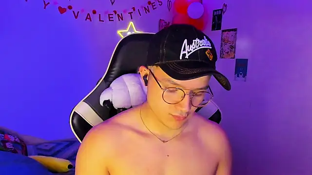 AustinSummerr online show from 02/12/25, 04:33