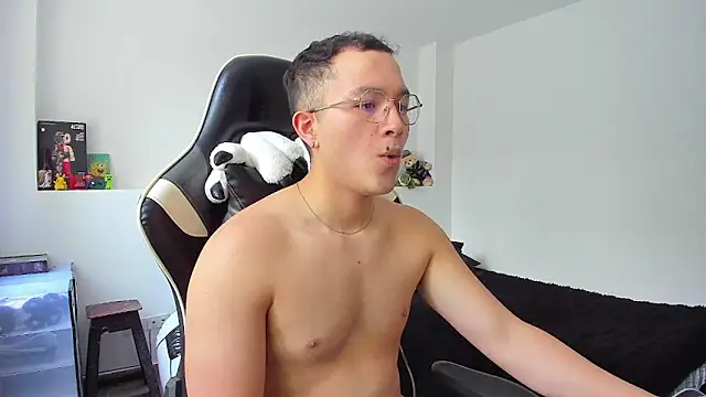 AustinSummerr online show from 09/25/25, 04:11