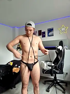 AustinSummerr online show from 10/16/25, 07:48