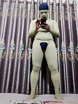 Snapshot of zentaishow chatting on 02/16/25, 12:10 zentaishow online show from 02/16/25, 12:10