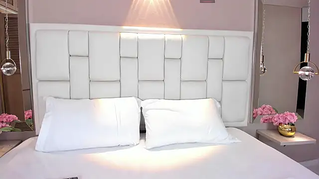 Snapshot of Biancax_ chatting on 03/12/25, 03:13 Biancax  online show from 03/12/25, 03:13