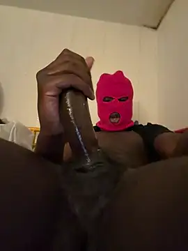 Snapshot of elninoblacko chatting on 03/14/26, 09:09 elninoblacko online show from 03/14/26, 09:09