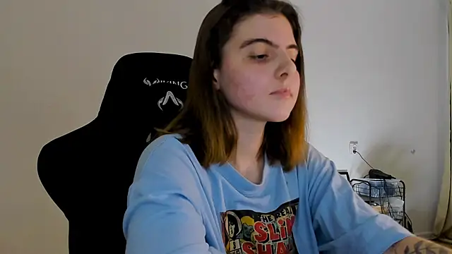 Snapshot of emmamurrr chatting on 12/06/24, 06:06 emmamurrr online show from 12/06/24, 06:06