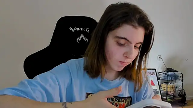 Snapshot of emmamurrr chatting on 12/10/24, 07:43 emmamurrr online show from 12/10/24, 07:43