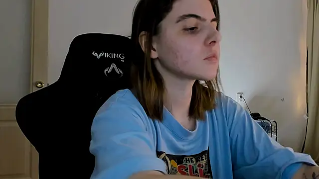 Snapshot of emmamurrr chatting on 12/14/24, 03:25 emmamurrr online show from 12/14/24, 03:25