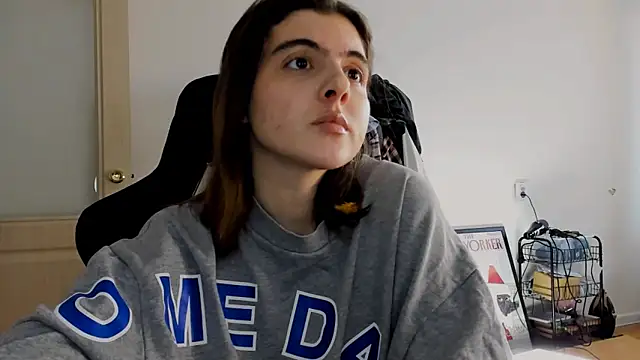 Snapshot of emmamurrr chatting on 12/20/24, 12:16 emmamurrr online show from 12/20/24, 12:16