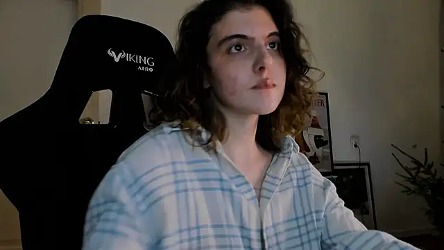 Snapshot of emmamurrr chatting on 12/25/24, 02:02 emmamurrr online show from 12/25/24, 02:02