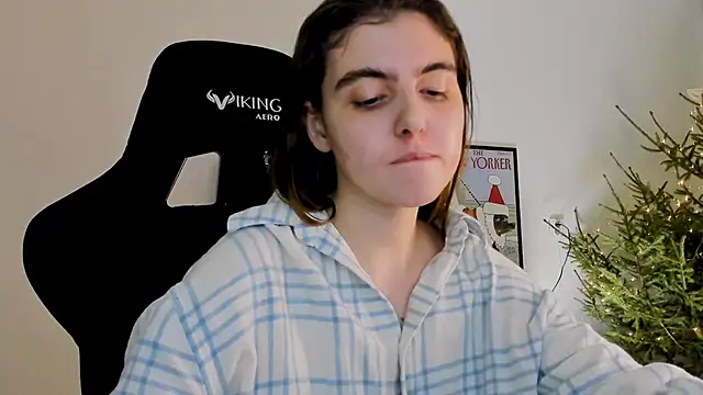 Snapshot of emmamurrr chatting on 12/30/24, 07:32 emmamurrr online show from 12/30/24, 07:32