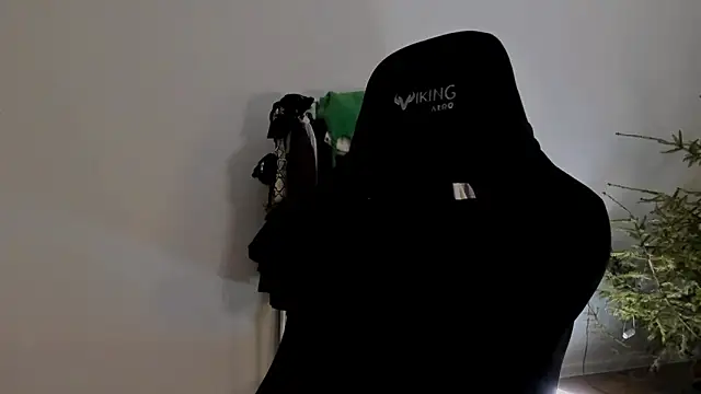 Snapshot of emmamurrr chatting on 01/08/25, 07:34 emmamurrr online show from 01/08/25, 07:34